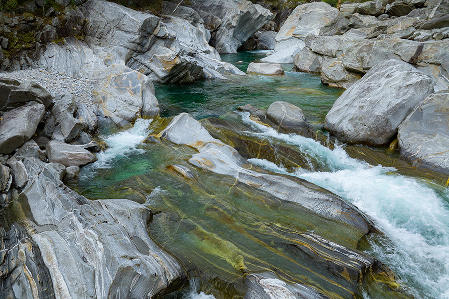 Unterwegs im Verzascatal, Verzasca, Tessin, Schweiz, Verzasca Wasserfall