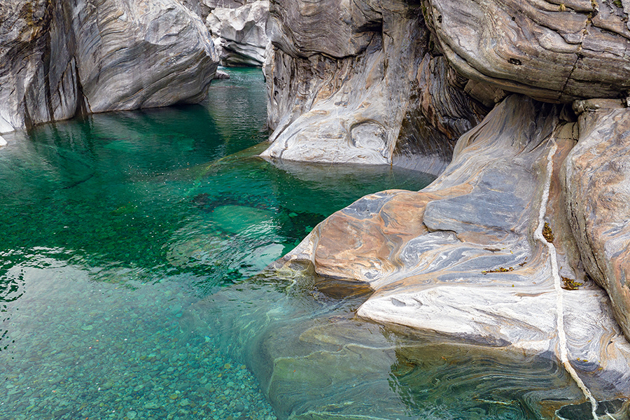 Unterwegs im Verzascatal, Verzasca, Tessin, Schweiz, Verzasca Wasserfall