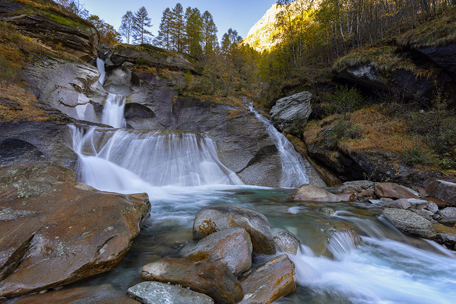 Unterwegs im Verzascatal, Verzasca, Tessin, Schweiz, Verzasca Wasserfall