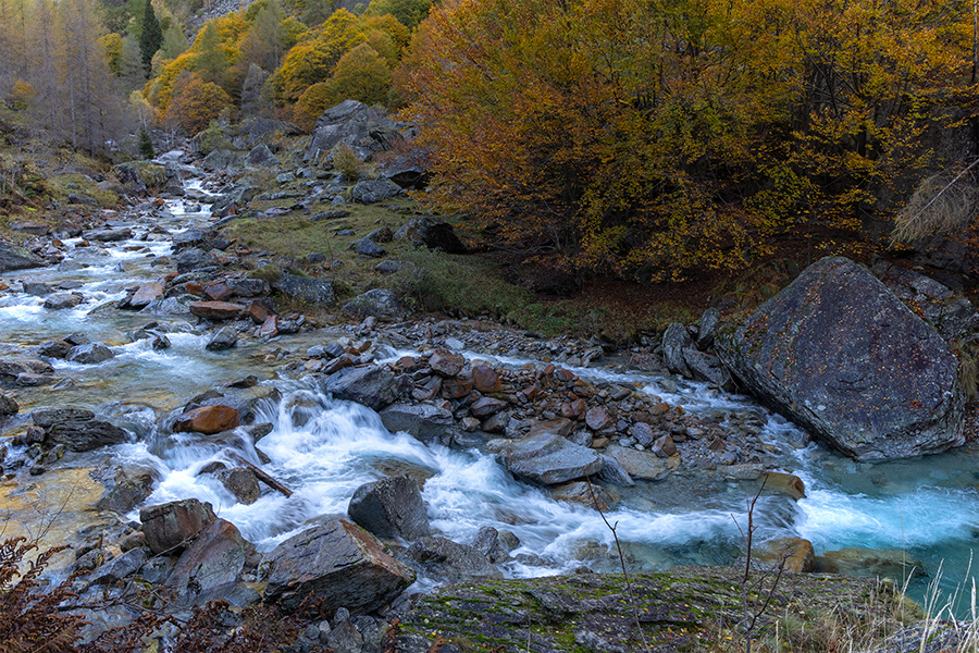 Unterwegs im Verzascatal, Verzasca, Tessin, Schweiz, Verzasca Wasserfall