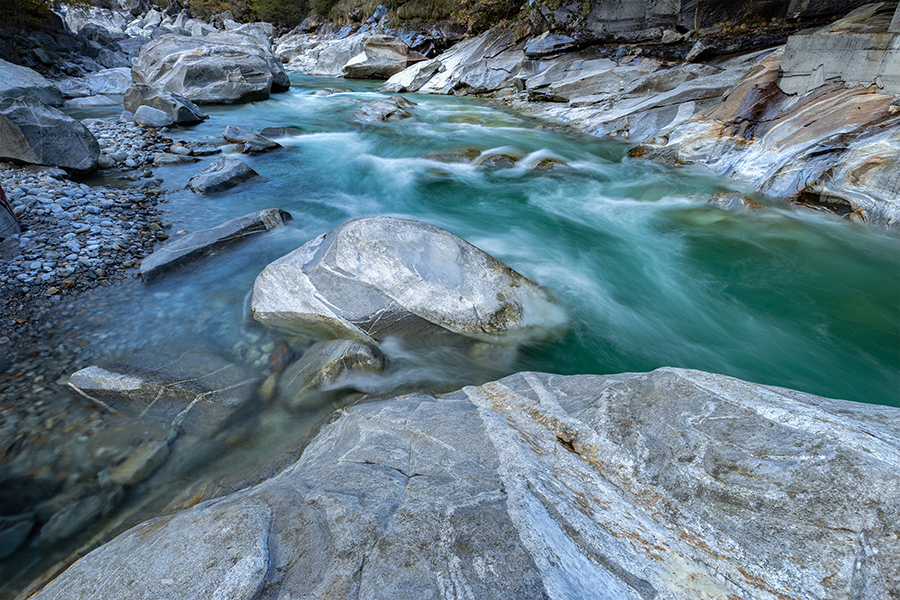 Unterwegs im Verzascatal, Verzasca, Tessin, Schweiz, Verzasca Wasserfall