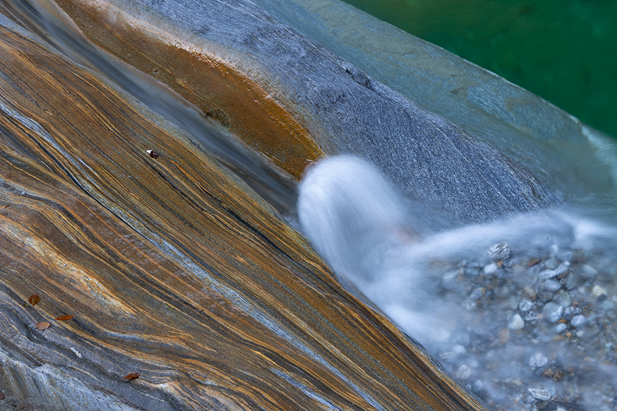 Unterwegs im Verzascatal, Verzasca, Tessin, Schweiz, Verzasca Wasserfall