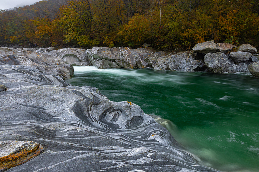 Unterwegs im Verzascatal, Verzasca, Tessin, Schweiz, Verzasca Wasserfall
