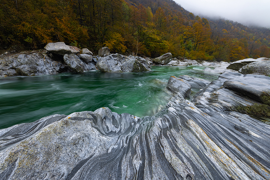 Unterwegs im Verzascatal, Verzasca, Tessin, Schweiz, Verzasca Wasserfall