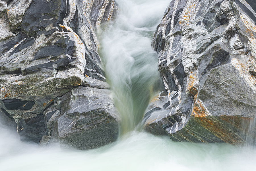 Unterwegs im Verzascatal, Verzasca, Tessin, Schweiz, Verzasca Wasserfall