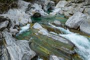 Unterwegs im Verzascatal, Verzasca, Tessin, Schweiz, Verzasca Wasserfall