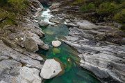 Unterwegs im Verzascatal, Verzasca, Tessin, Schweiz, Verzasca Wasserfall