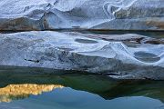 Unterwegs im Verzascatal, Verzasca, Tessin, Schweiz, Verzasca Wasserfall